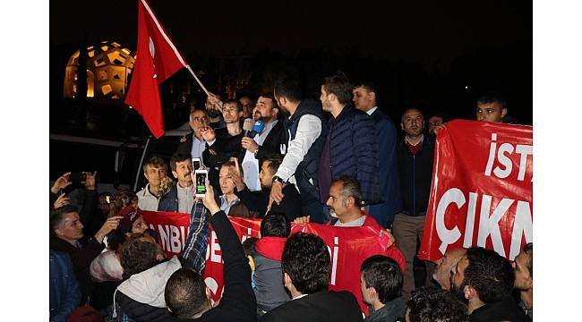 İstanbul'da servis minibüsçülerinden plaka tahdid eylemi