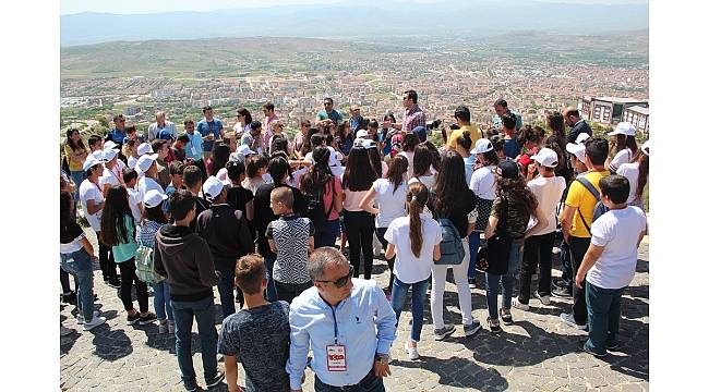 İzmir'den gelen 100 öğrenci Elazığ'da ağırlandı