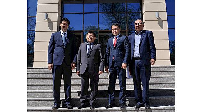 Kırgız Sağlık Bakanından Kırgız-Türk Dostluk Hastanesi'ne ziyaret