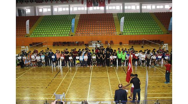 Küçükler Badminton Türkiye Şampiyonası başladı