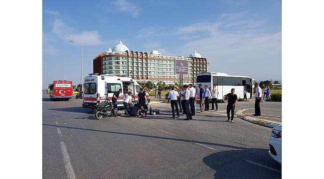 Midibüs ile motosiklet çarpıştı: 1 ağır yaralı