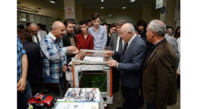 Öğrencilerin projeleri binaya sığmadı