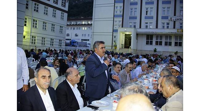 Özdemir: "Ramazan'ın bereketini paylaşmaya devam ediyoruz"