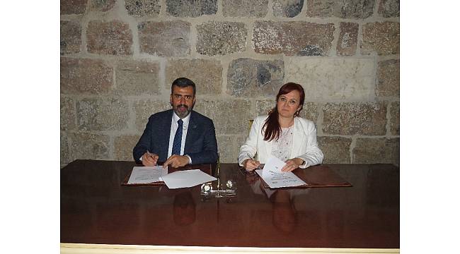 Payas STEM Merkezi'nin 'UV Metre' projesi için protokol imzalandı