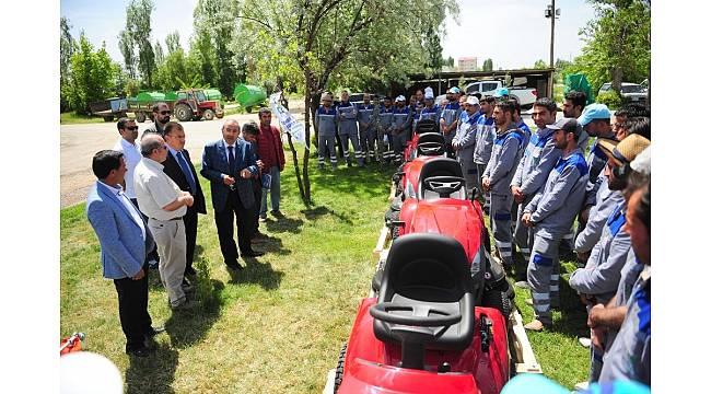 Rektör Battal'dan personele sertifika