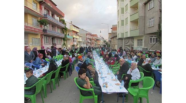 Sandıklı'da mahalle iftarları yoğun katılım ile devam ediyor