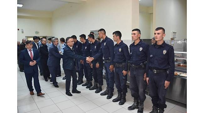 Vali Çeber, POMEM'de iftar açtı