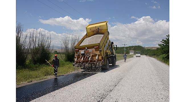 Yazıhan'da 20 km'lik grup yolu asfaltlanıyor