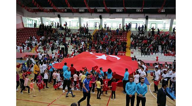 Yozgat'ta 19 Mayıs coşkuyla kutlandı