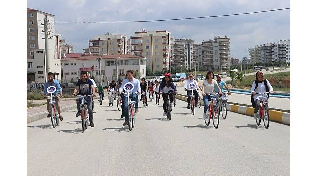 Yurt öğrencileri sağlık için pedal çevirdi
