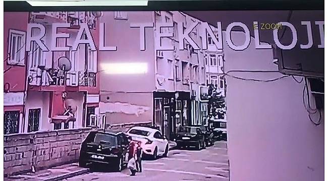 4'üncü kattan otomobilin üzerine düşen çocuk kamerada