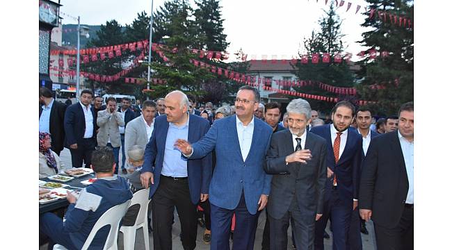Ankara Büyükşehir Belediye Başkanı Mustafa Tuna Kızılcahamamlılarla iftar yaptı