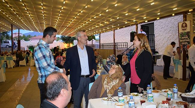 Arapgirliler iftarda buluştu