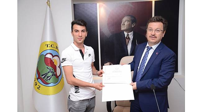 Arı yetiştiricileri sertifikalarını aldı