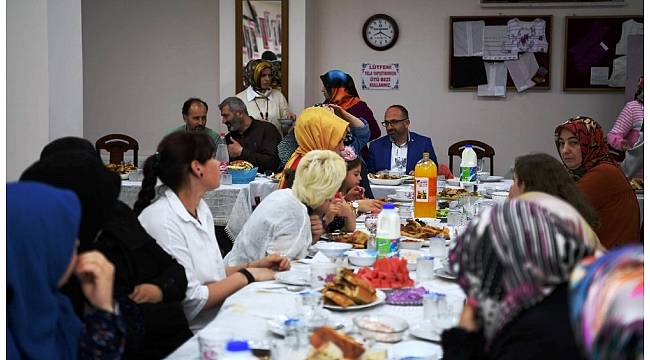 Başkan Üzülmez iftar sofralarına konuk oldu