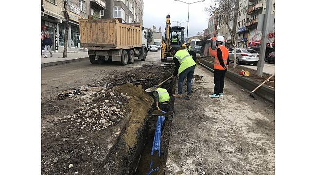 Büyükşehir içme suyu şebeke yenileme çalışmalarına devam ediyor