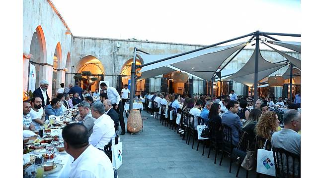Eğitimciler HKÜ'nün İftar Yemeğinde Bir Araya Geldi