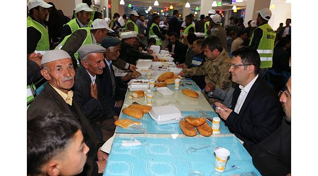 Gürpınar Belediyesinden "Kardeşlik" sofrası