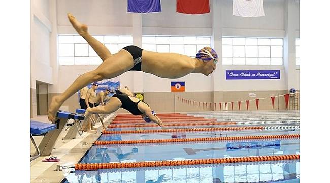 İBB'li sporcular Paralimpik Yüzme Dünya Seri Yarışları'na katılıyor