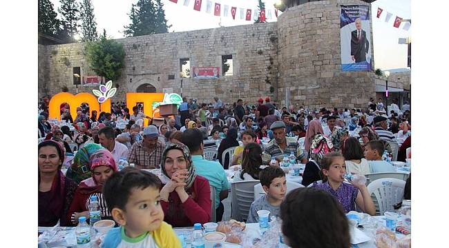 Mersin Büyükşehir Belediyesi'nden Mut'ta iftar sofrası
