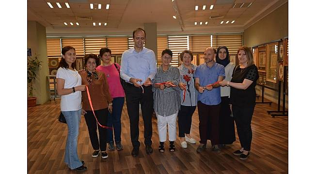 PAÜ Hastanesi'nde "Geçmişten gezintiler Tezhip-Çini ve hat" sergisi açıldı