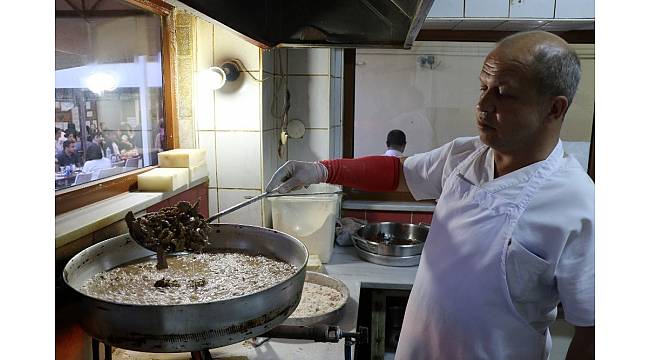 Ramazan'da akın akın tava ciğeri yemeğe geliyorlar