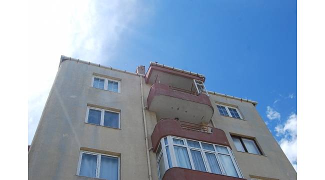 Tekirdağ'da eve yıldırım düştü