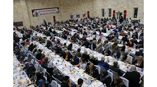 Uçhisar Belediyesi kasaba halkına iftar yemeği verdi