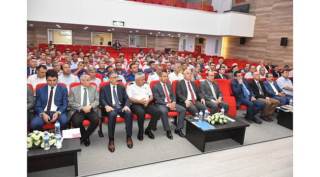Vali Güvençer Alaşehir&#39;de muhtarlarla buluştu