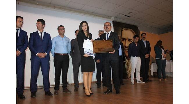Van'da 'Beyaz Bayrak ve Beslenme Dostu Okul' sertifika ve ödül töreni