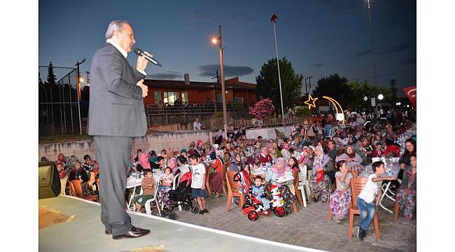 Yunusemre&#39;de iftar sofrası Yağcılar&#39;da kuruldu