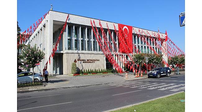 15 Temmuz'un yıl dönümünde İBB Türk bayraklarıyla donatıldı