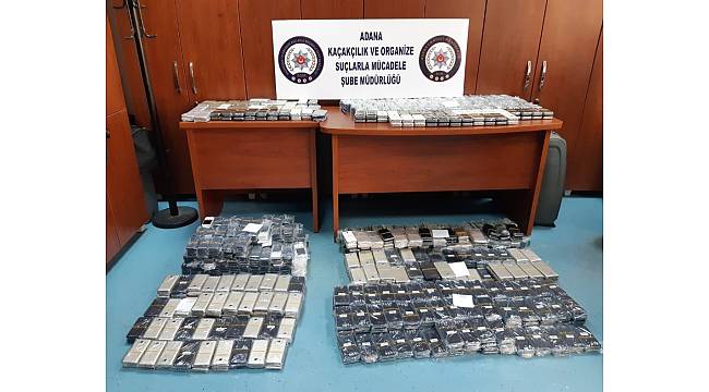 Adana Havalimanı'nda 2 bin 124 kaçak cep telefonu ele geçirildi