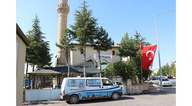 Beyşehir&#39;de camilerde bayram öncesi temizlik mesaisi