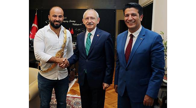 Kılıçdaroğlu, Genç ve Okulu'yu ağırladı