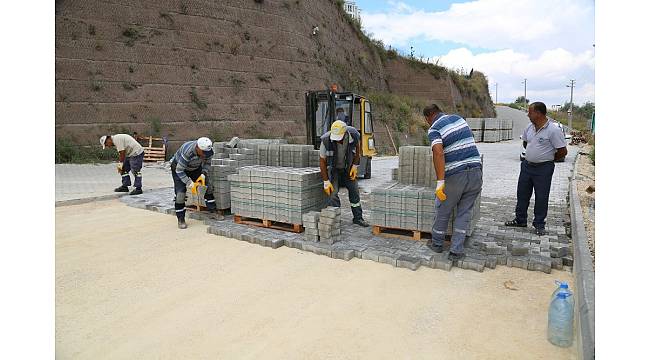 Odunpazarı'ndan Karapınar'da kilittaş çalışması