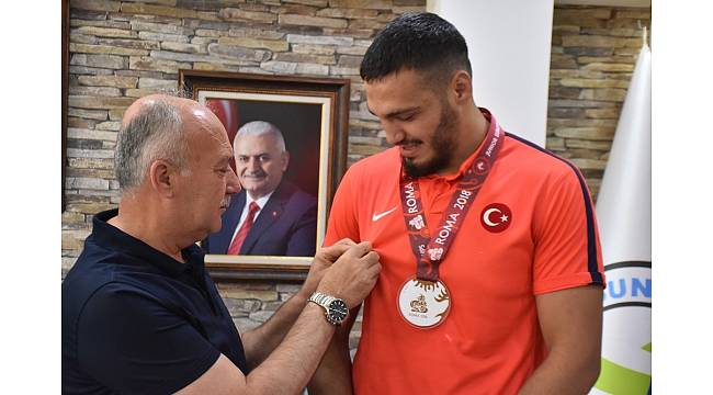 Avrupa 3.süne Başkan Bahçavan'dan altın