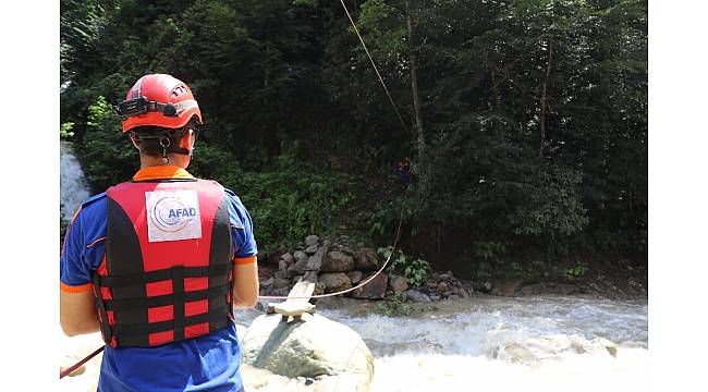 Rize&#39;de şiddetli yağıştan en fazla etkilenen Muradiye Beldesi havadan işte böyle görüntülendi