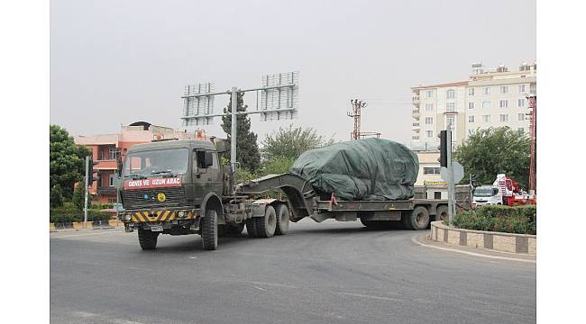 Kilis&#39;te askeri sevkıyat sabaha kadar sürdü