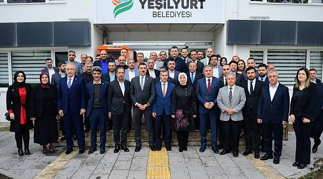 AK PARTİ MİLLETVEKİLLERİ VE AK PARTİ İL YÖNETİMİNDEN BAŞKAN ÇINAR’A ‘HAYIRLI OLSUN’ ZİYARETİ
