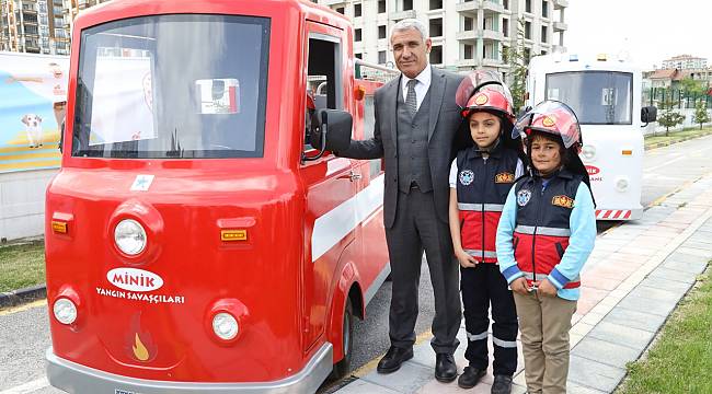 TRAFİK HAFTASI ETKİNLİĞİNDE ‘ÖNCELİK HAYATIN, ÖNCELİK YAYANIN’ VURGUSU YAPILDI