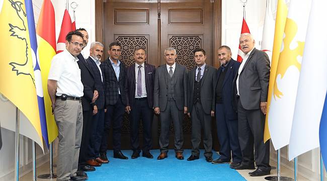 Yeşilyurt Muhtarlar Derneği Başkanı Şahbaz, Başkan Güder’i Ziyaret Etti