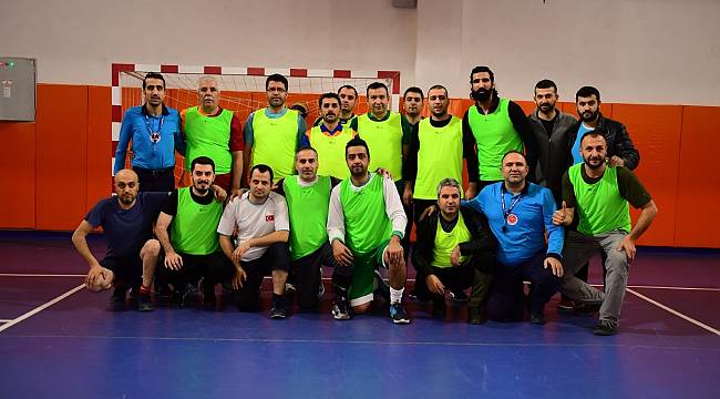 YEŞİLYURT BELEDİYESİ ‘BİRİMLER ARASI VOLEYBOL TURNUVASI’ ÇEKİŞMELİ MAÇLARA SAHNE OLUYOR