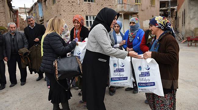 BATTALGAZİ’NİN KALBİ KADIN KOOPERATİFİ’NDEN DEPREMZEDELERELERE DESTEK