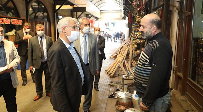 BATTALGAZİ BELEDİYESİ TARAFINDAN ESNAFLARA MASKE DAĞITILDI