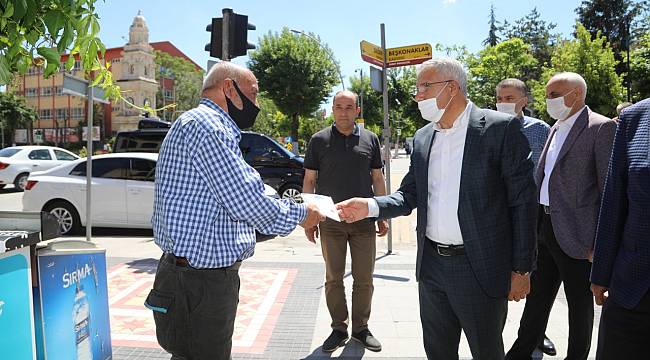 BAŞKAN GÜDER SAHAFLAR ÇARŞISI’NI GEZDİ