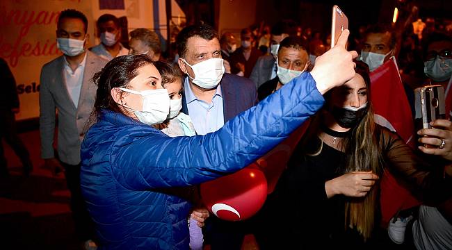 23 Nisan Ulusal Egemenlik ve Çocuk Bayramı Konvoy ve Havai Fişek Gösterisiyle Kutlandı