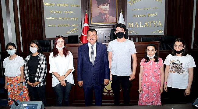 ‘BABAMA MEKTUP’ YARIŞMASININ ÖDÜL TÖRENİ GERÇEKLEŞTİRİLDİ