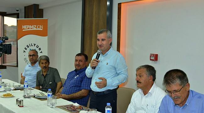 BAŞKAN ÇINAR, MAHALLE MUHTARLARINI LEZZET CADDESİNDE Kİ YEŞİLYURT MUTFAĞINDA AĞIRLADI