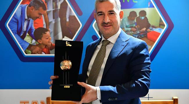 BAŞKAN ÇINAR, ‘GENÇLİK VE YEREL YÖNETİM’ TEMALI TAM BANA GÖRE FESTİVAL’ DE GENÇLERLE BULUŞTU